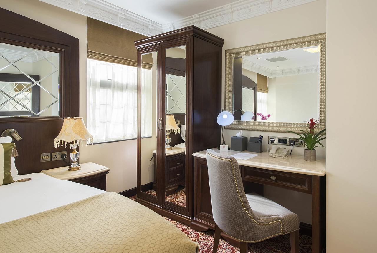 The George Street Hotel Oxford Exterior foto A room at the hotel